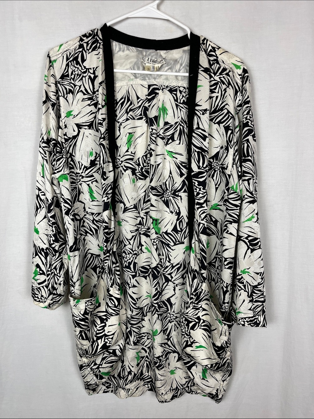 Vintage 1970s J. Tiktiner Black and White Floral Lightweight Cardigan